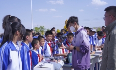 無人機進校園，開啟學(xué)生們的科技探索之旅 蘭州新華科技進校園