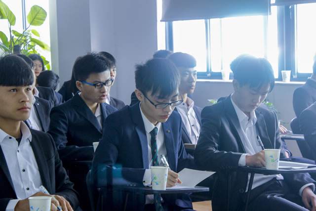 2022年高考成績不理想，學(xué)什么技術(shù)有好出路？