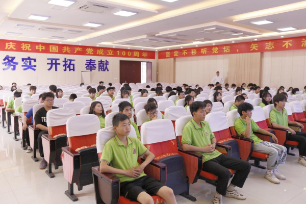 電商直播進校園，企業宣講會圓滿進行