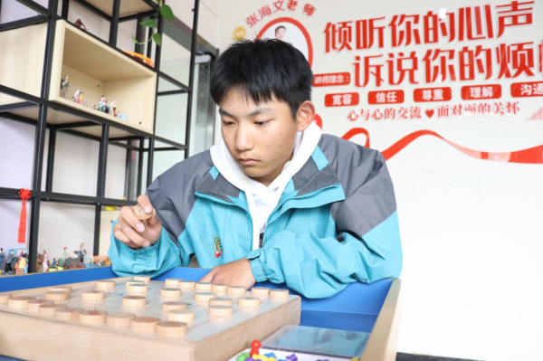 抓住互聯(lián)網(wǎng)潮浪，乘風(fēng)破浪