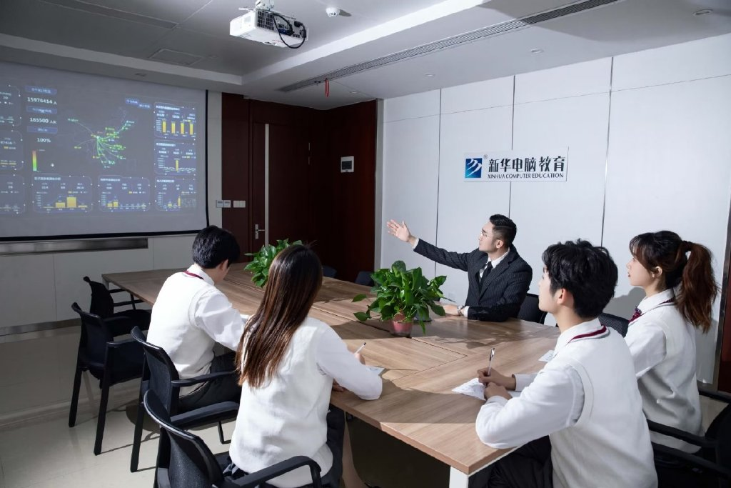 十月了還能轉(zhuǎn)學嗎？轉(zhuǎn)學到哪個學校好？