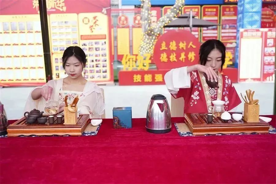 新華電腦教育春季開學(xué)熱 | 非遺進(jìn)校園，國(guó)潮范十足！