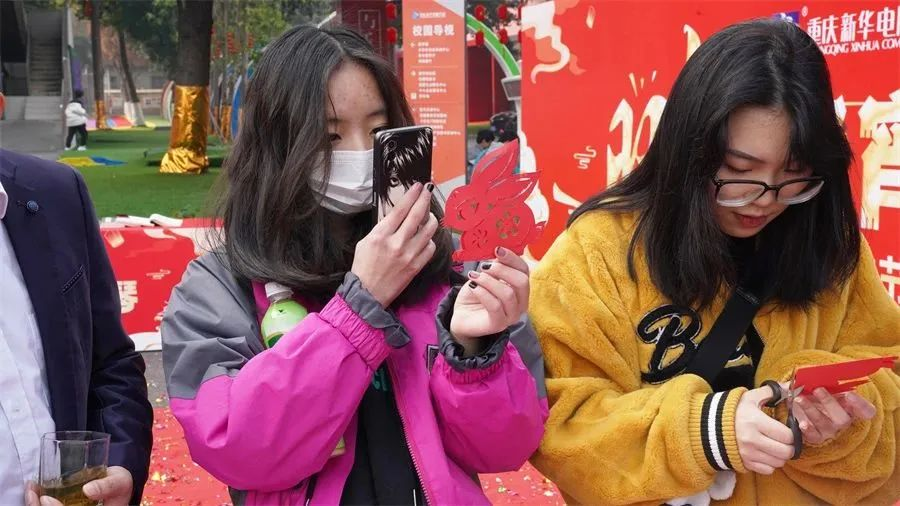 新華電腦教育春季開學熱 | 非遺進校園，國潮范十足！