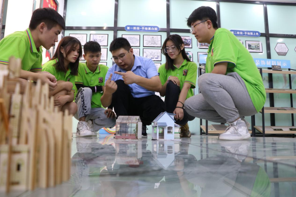 甘肅哪里的中專院校好？初高中生有什么好出路？