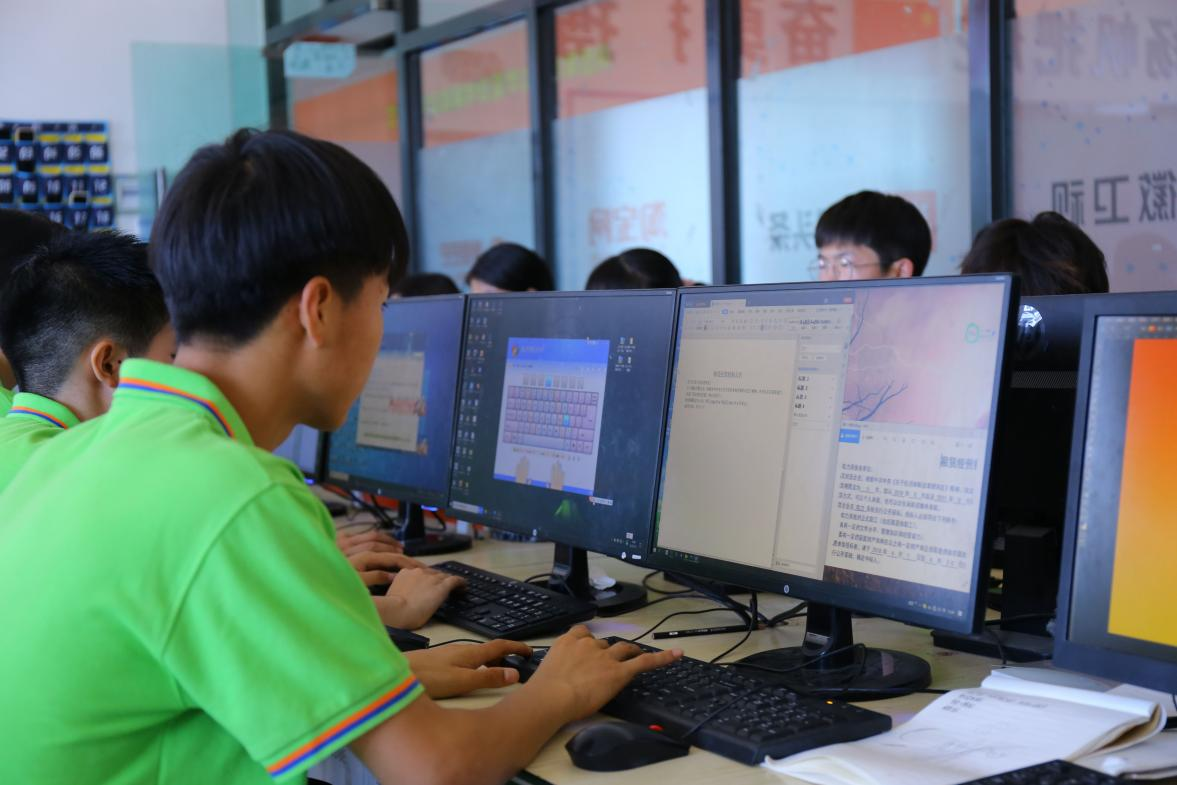 高中生除了考大學，還有什么好出路？