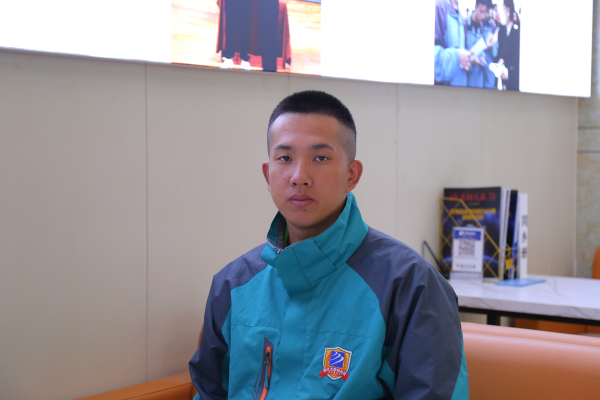 退伍軍人重返校園，立志追求大學夢